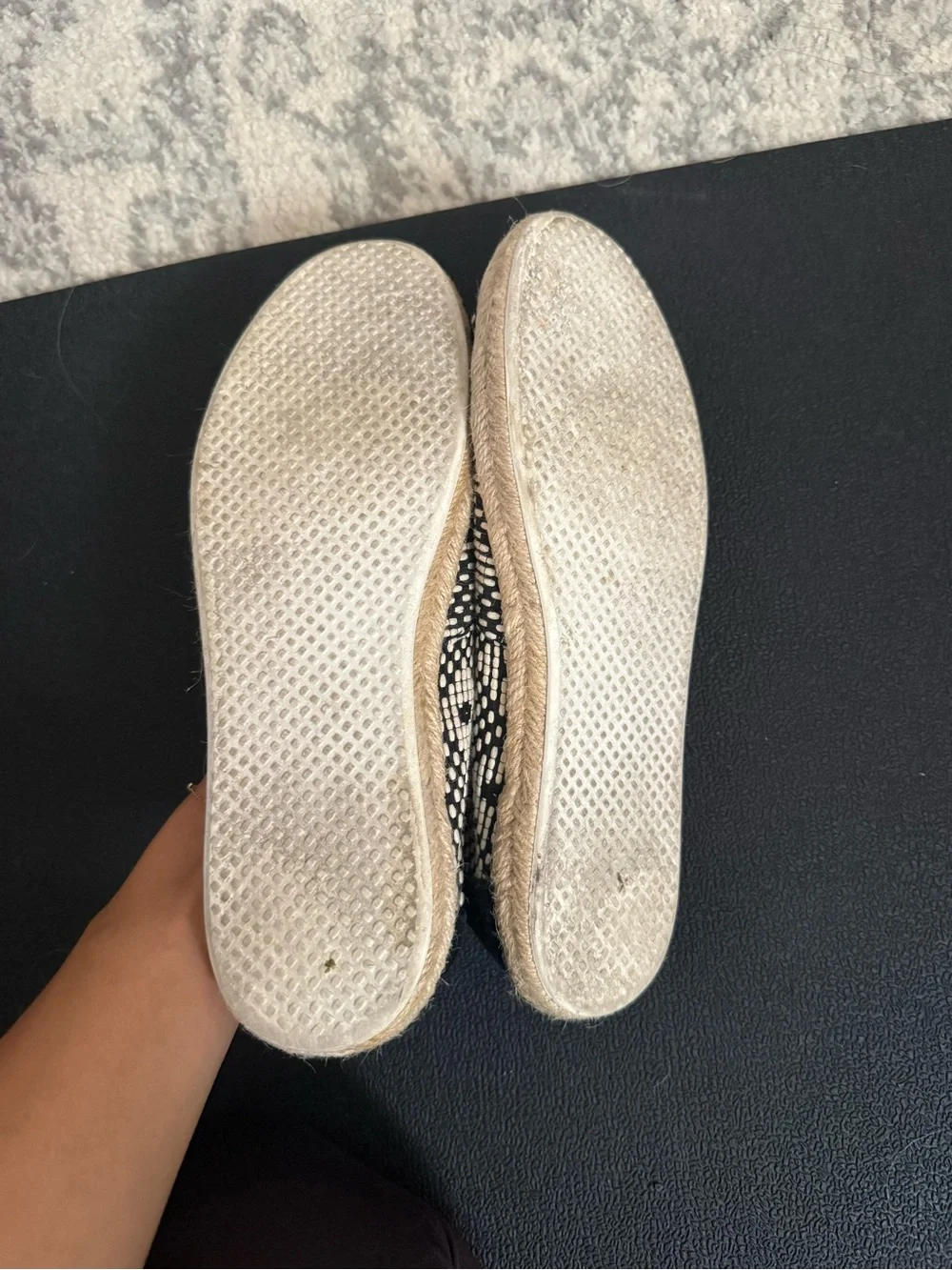 TOMS Women’s Black & Cream Woven Espadrille Slip-On size 8.5 W.